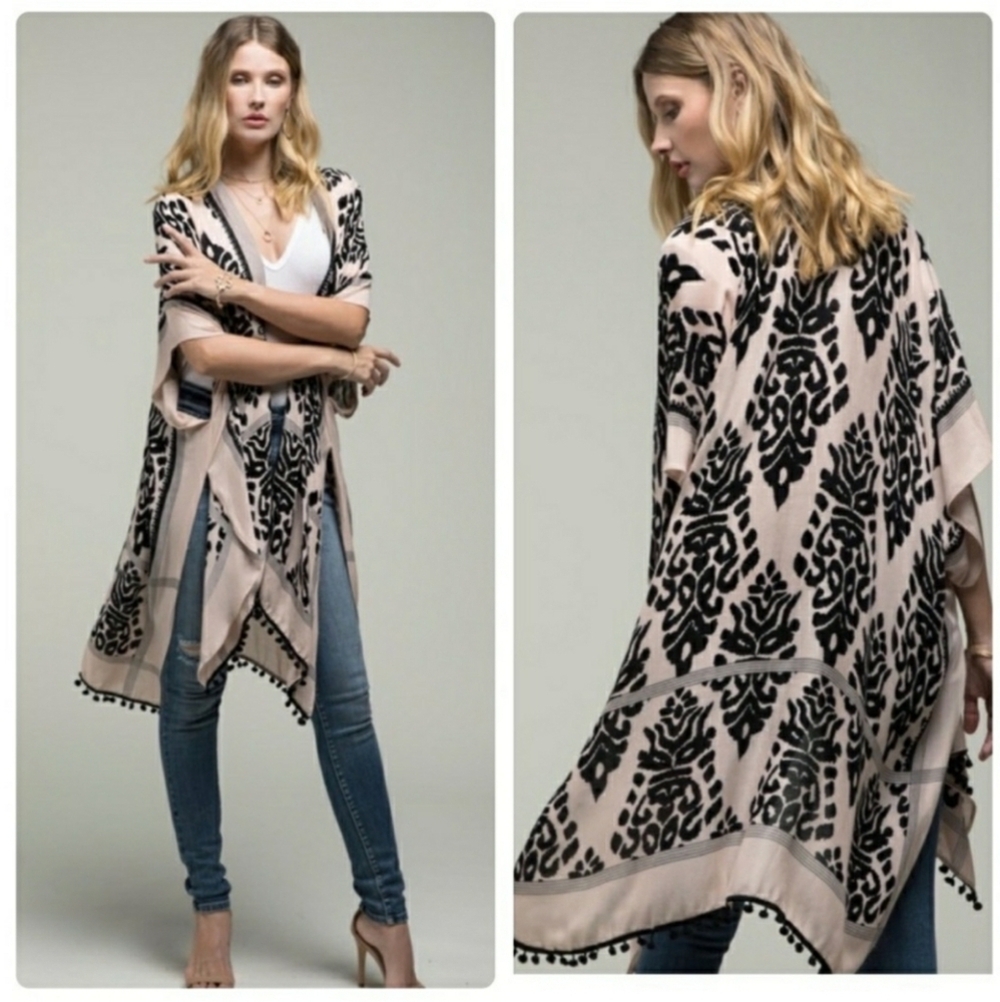 Ruggine damask kimono with pom pom trim - NEW - Picture 2 of 10